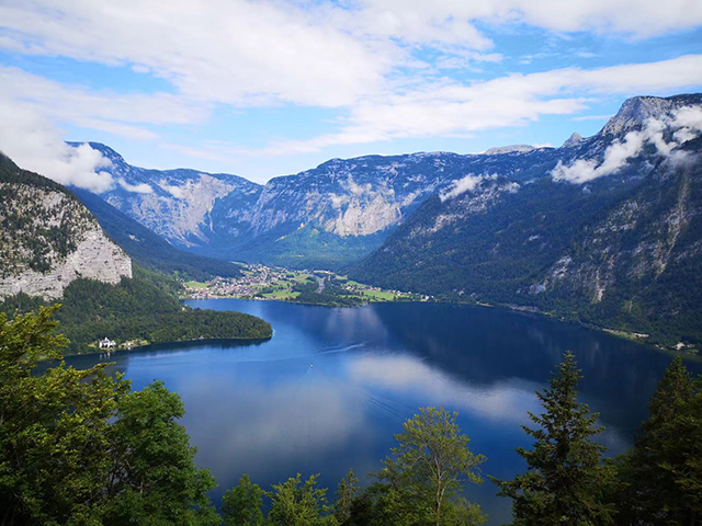 Hallstatt-lake.png