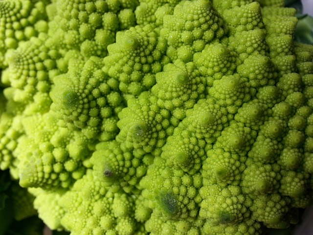 romanesco-broccoli-108658.jpg