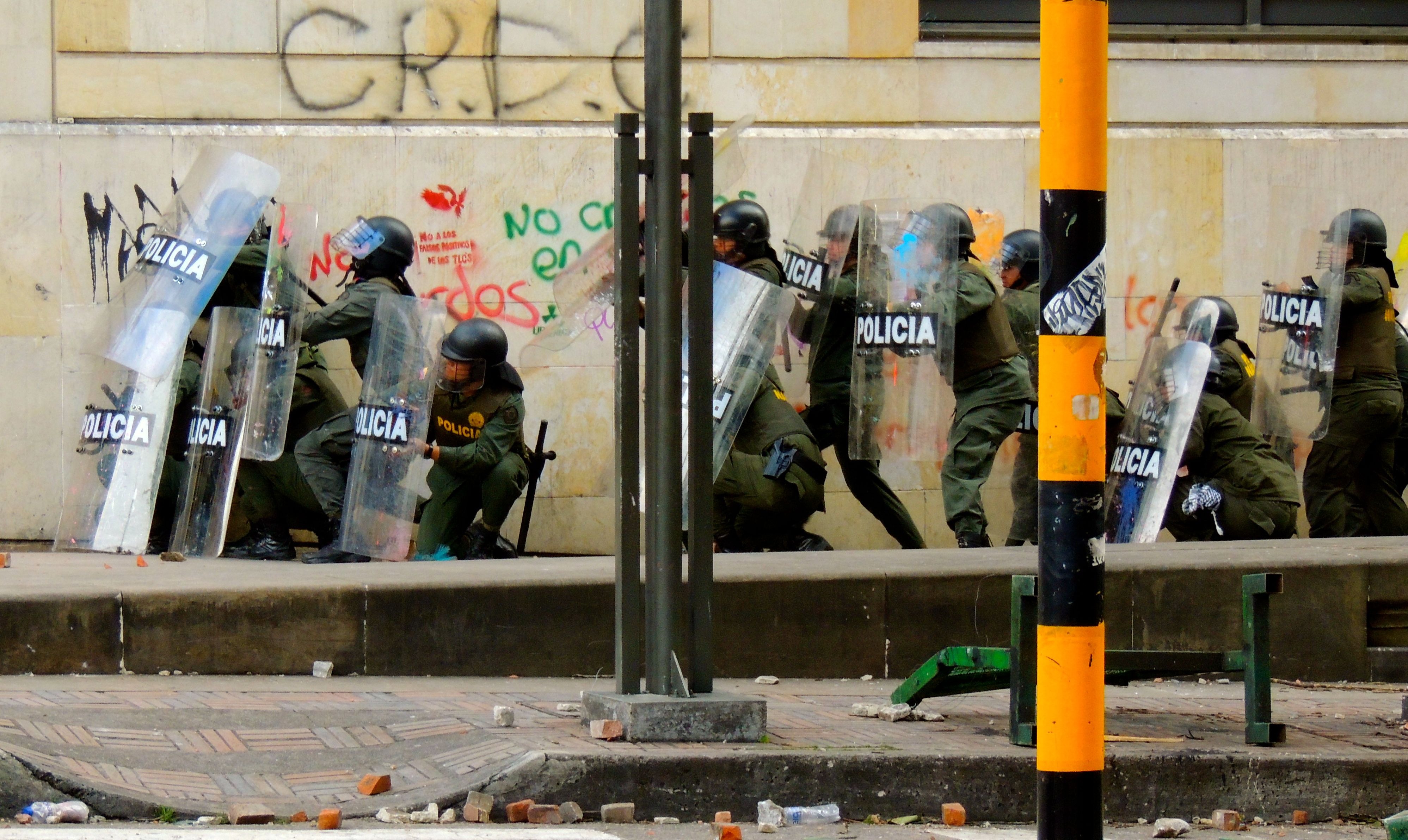 protest_bogota_police_riot%281%29.jpg