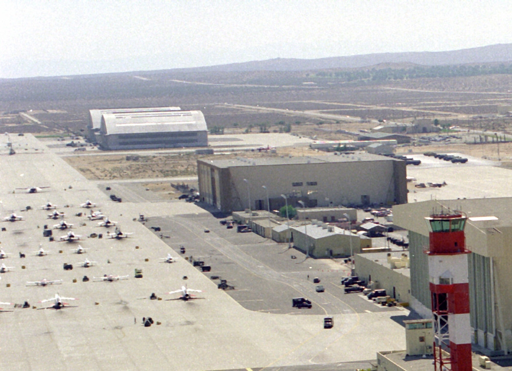 Edwards_AFB_control_tower.jpg
