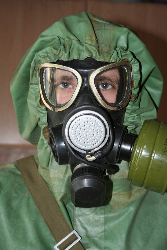 Russian_gas_mask_%D0%9F%D0%9C%D0%9A-2.jpg