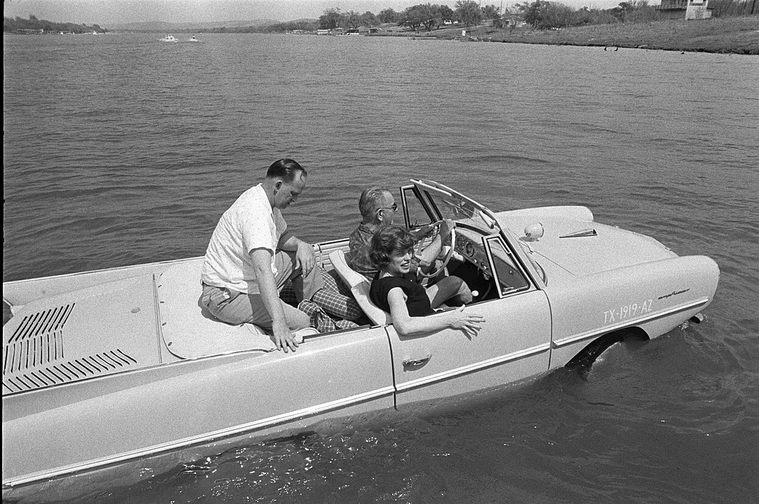 amphicar.jpg