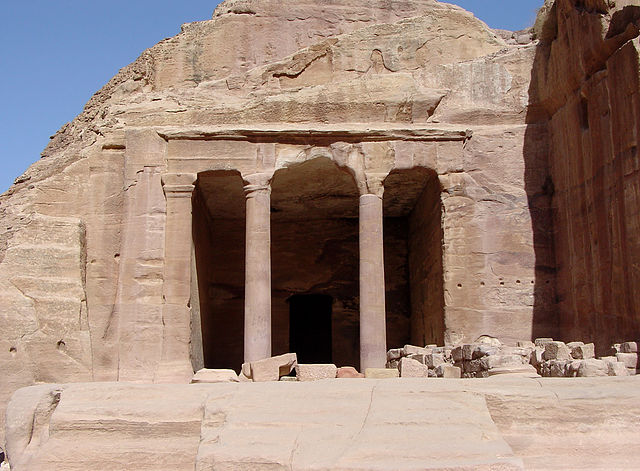 Garden_Triclinium_Petra_Jordan1415.jpg