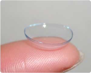 contact-lens.jpg