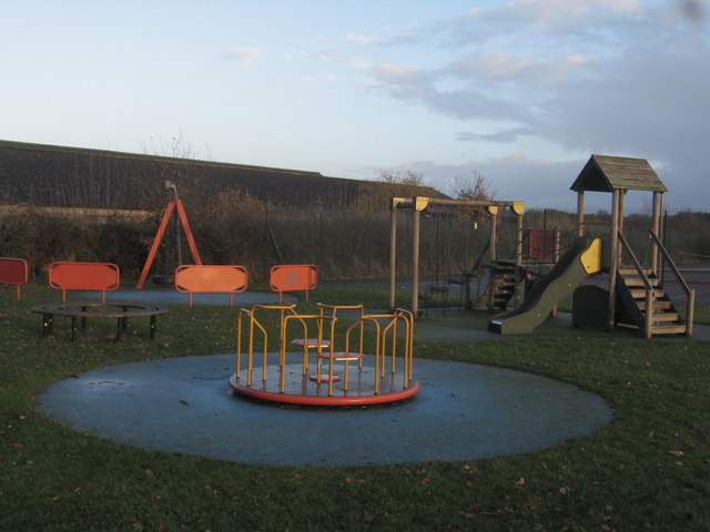 Local_playground._-_geograph.org.uk_-_625592.jpg