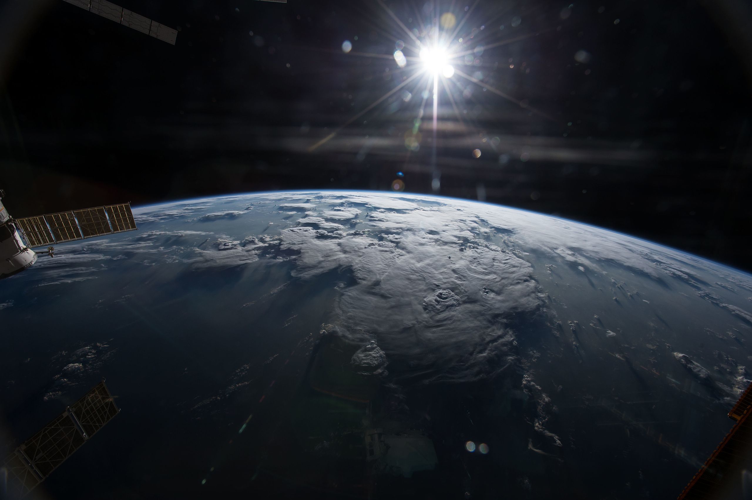 ISS-42_Earth_view.jpg