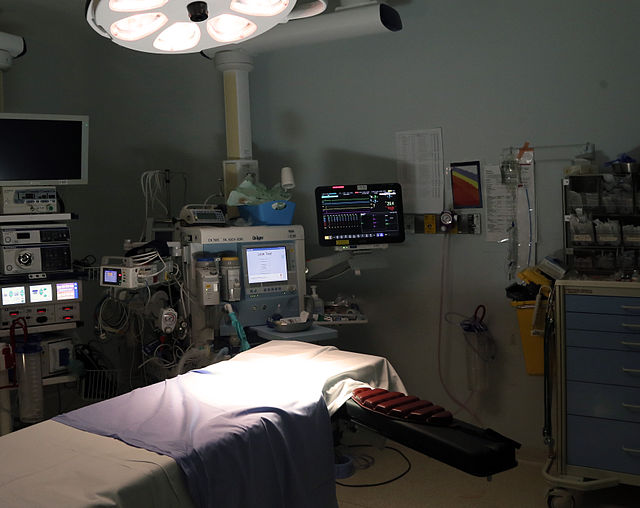 Operating_room_anesthetic_station.jpg