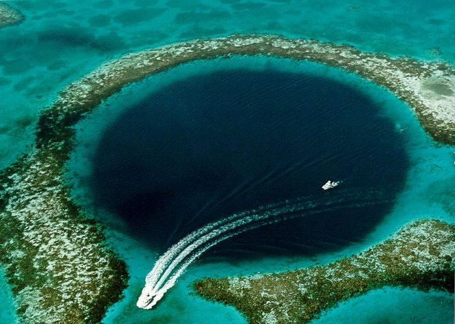Great_Blue_Hole.jpg