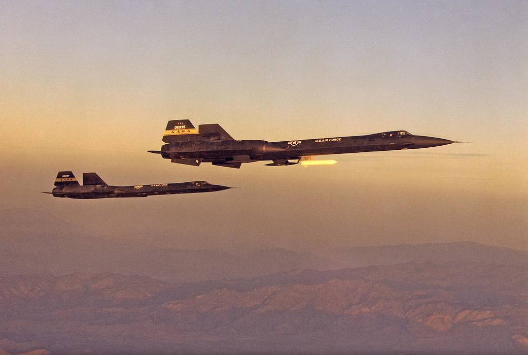 YF-12MT